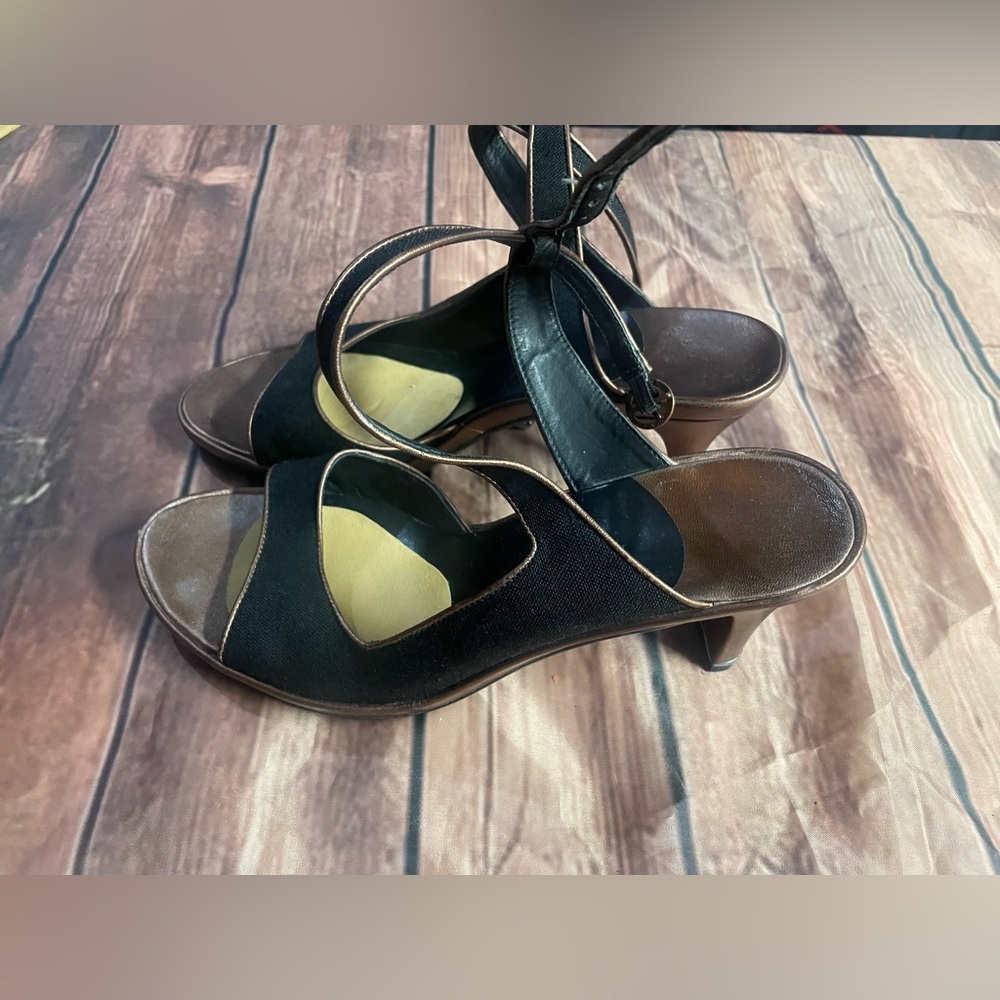 Oh Black and Brown Women's Heels